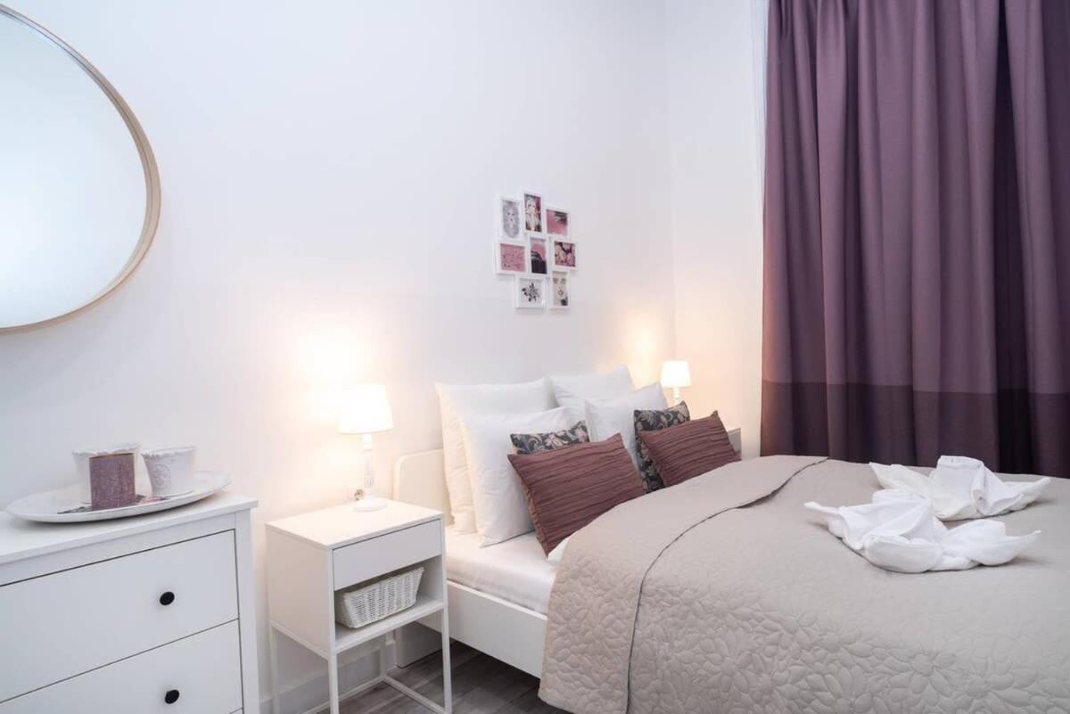 Central large airconditioned apartment