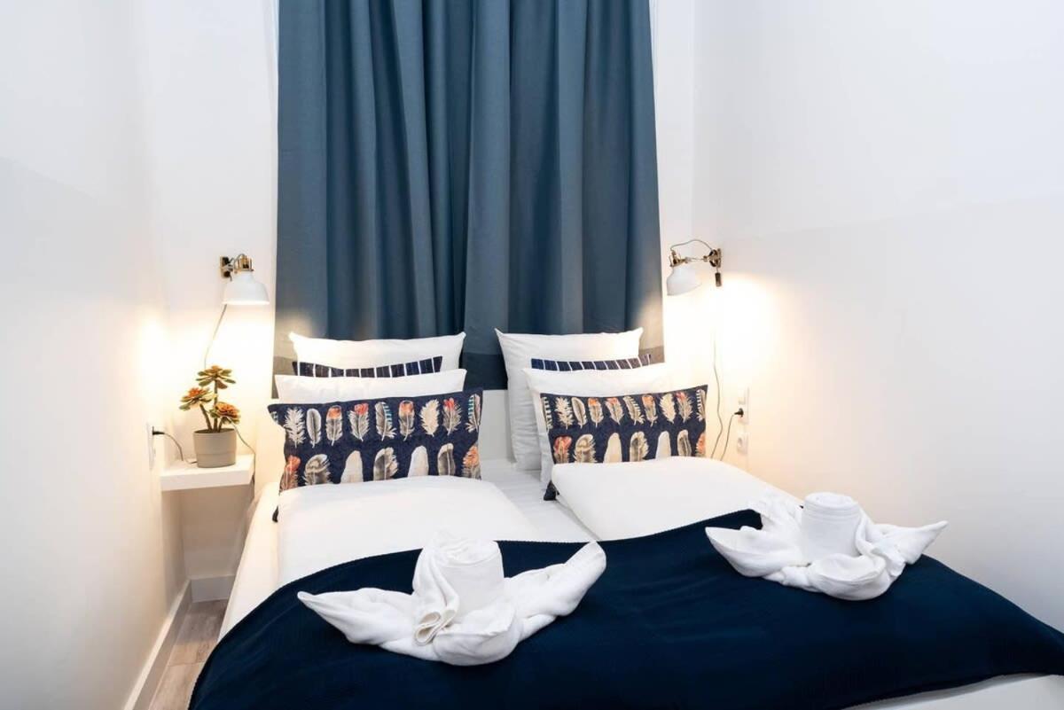 Central large airconditioned apartment