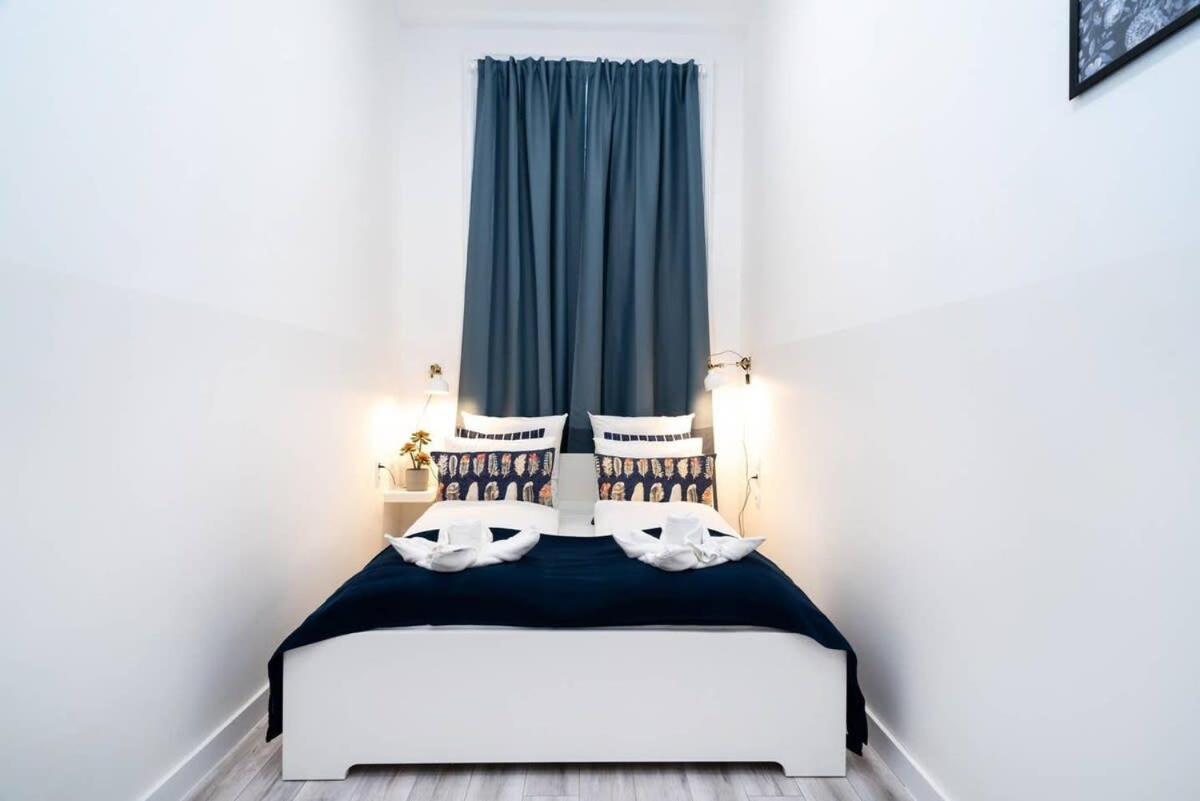 Central large airconditioned apartment