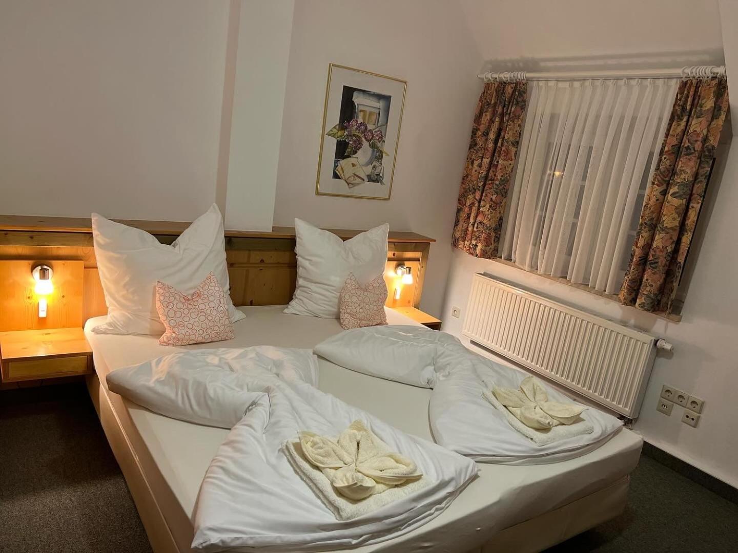 Attikos Hotel & Restaurant