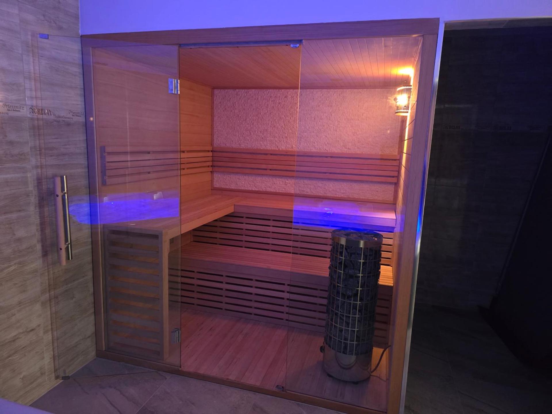 NEZNAŠOVY Restaurant - Penzion - Wellness - Sauna - SPA