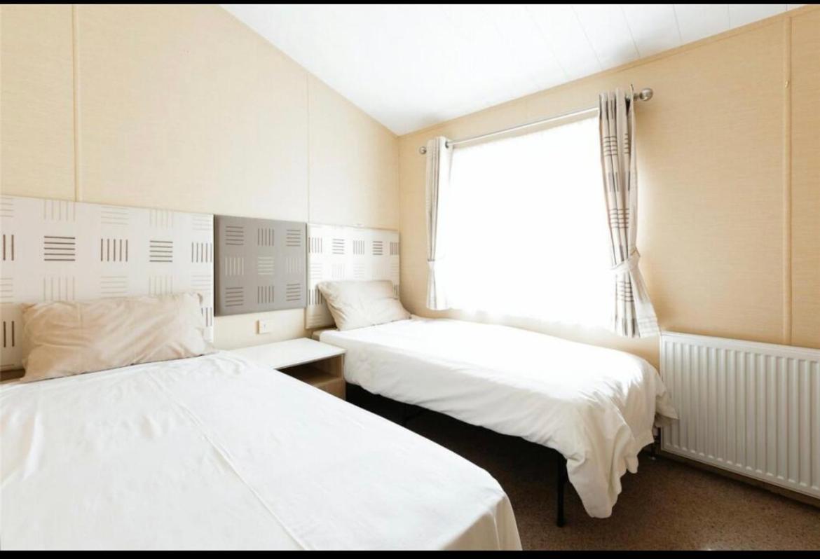 Cousins beach house Three bedroom lodge St Minver