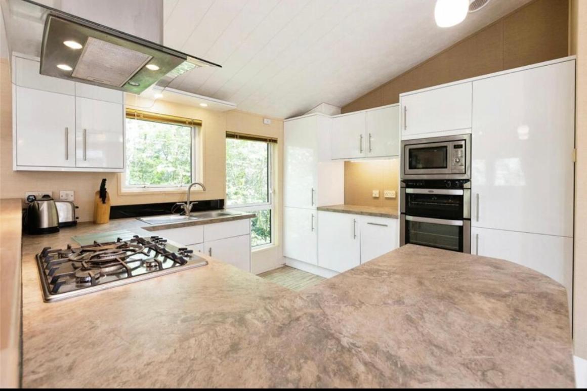 Cousins beach house Three bedroom lodge St Minver