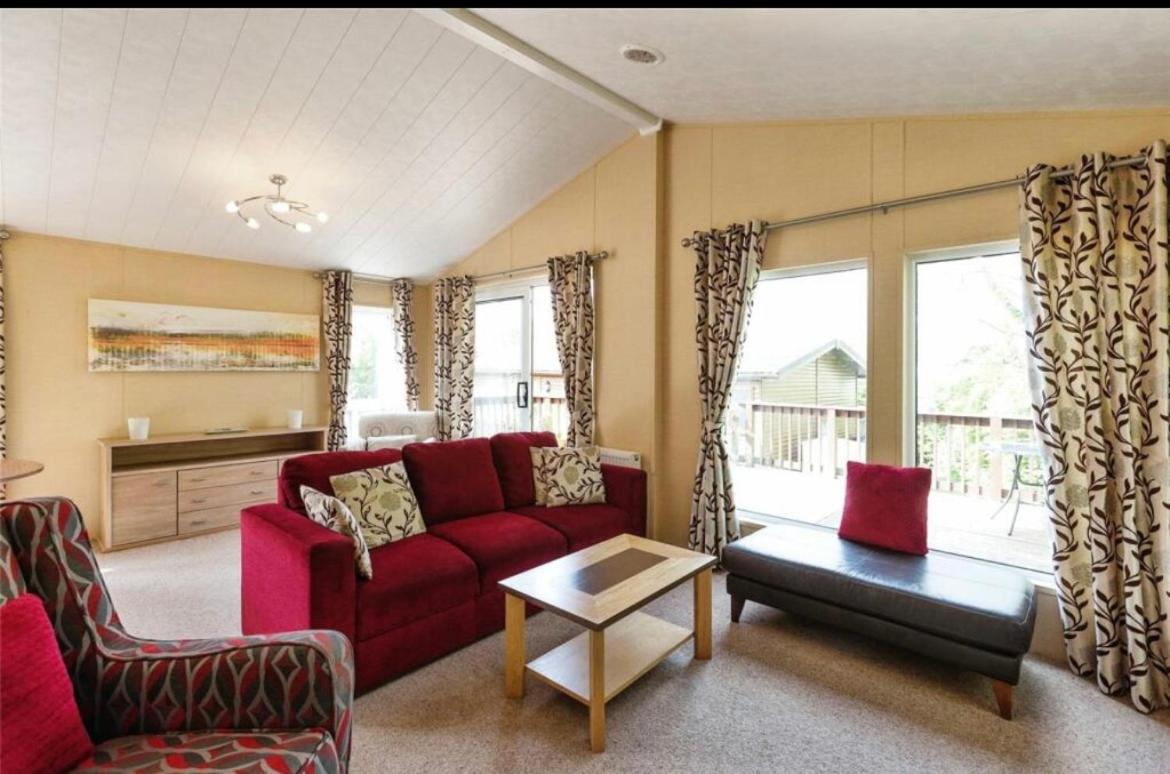Cousins beach house Three bedroom lodge St Minver
