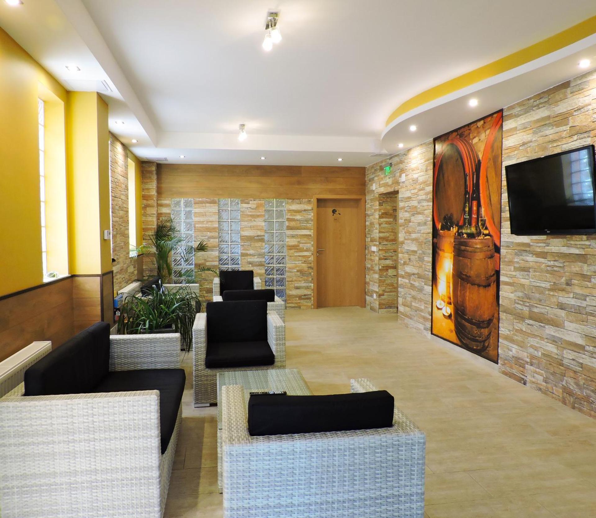 Communal lounge/ TV room