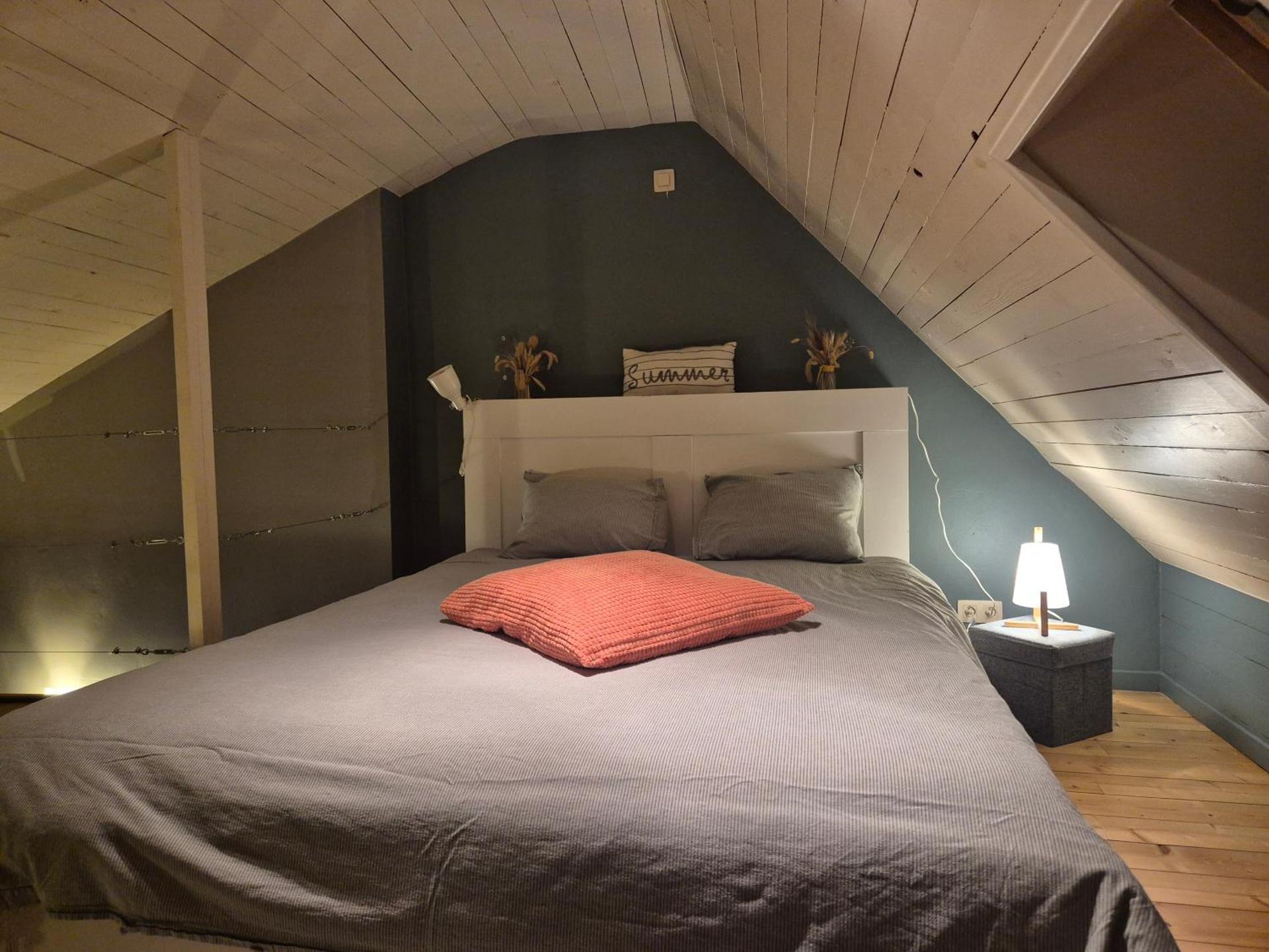 Studio AU CENTRE de Chimay, arrivee autonome