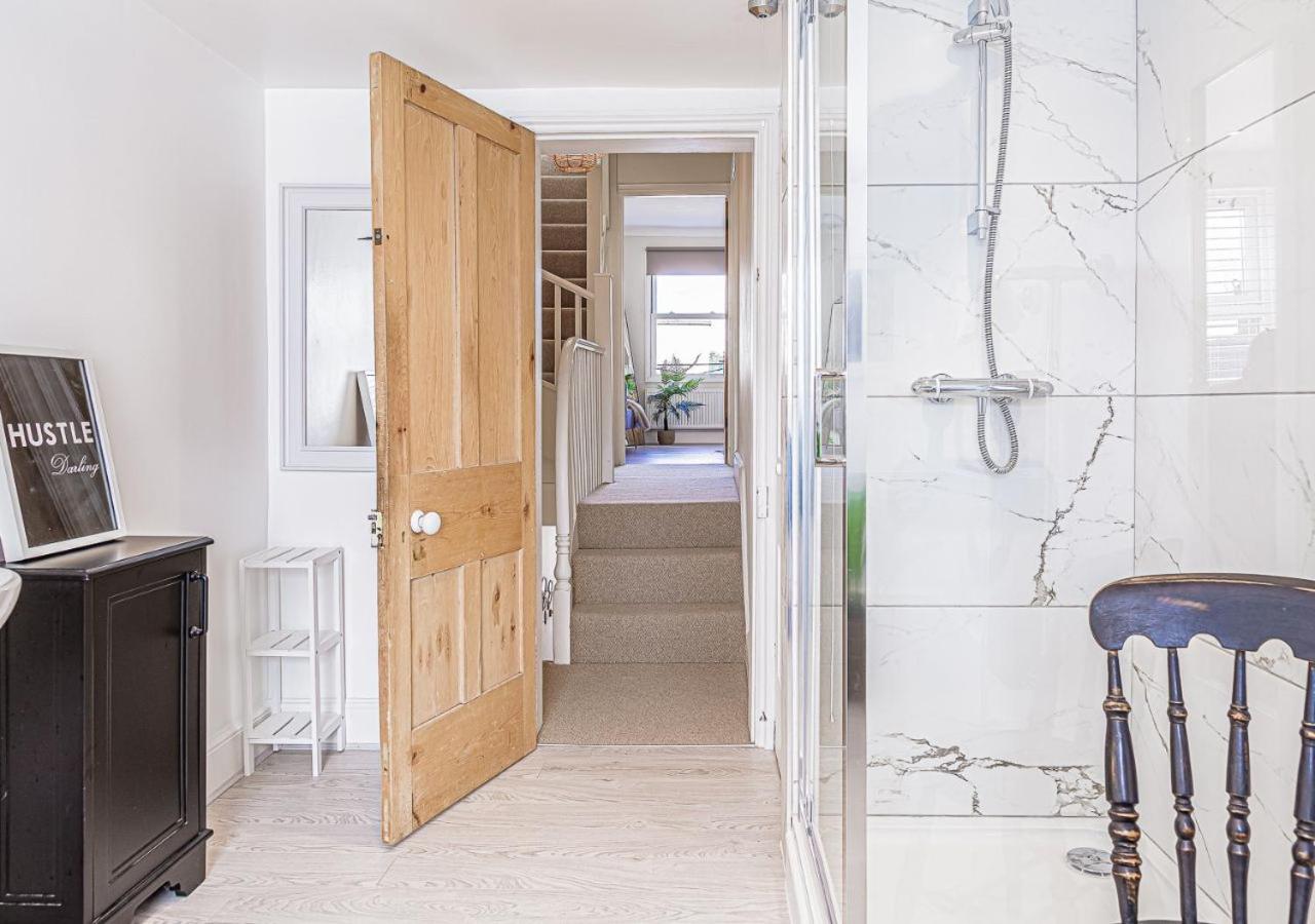 Stunning Townhouse with Large Garden - Sleeps 8!