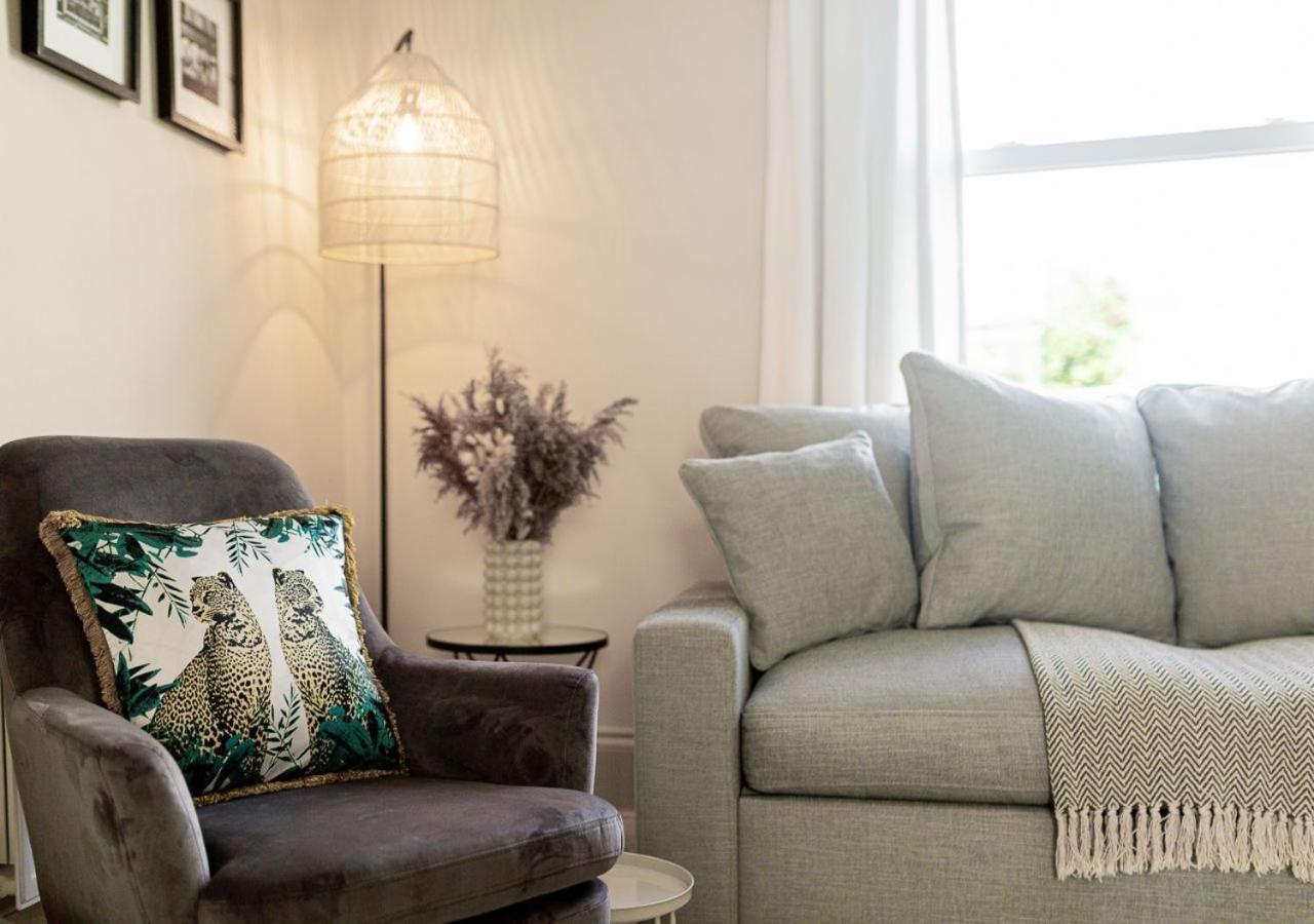 Stunning Townhouse with Large Garden - Sleeps 8!