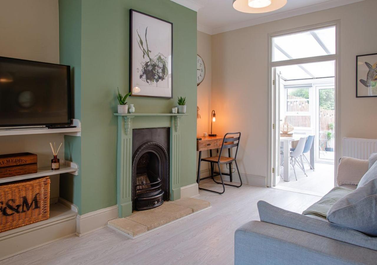 Stunning Townhouse with Large Garden - Sleeps 8!