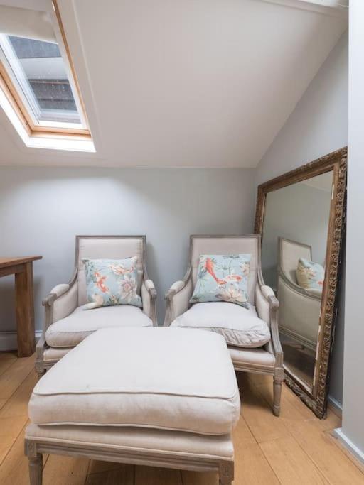 Hosted by wendy Old city charming accommodation