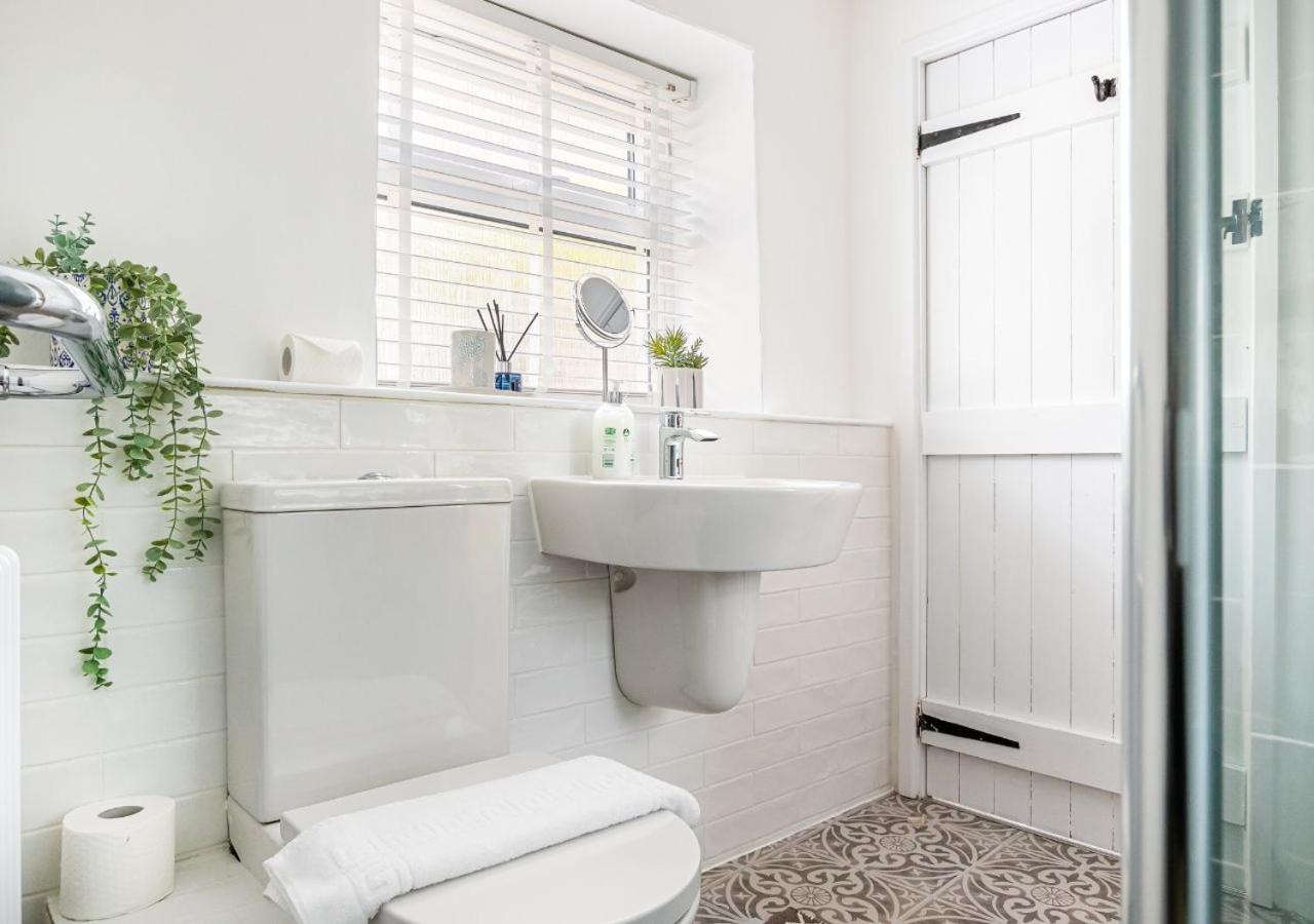 Windsor Cottage - Bolthole in the heart of CN!