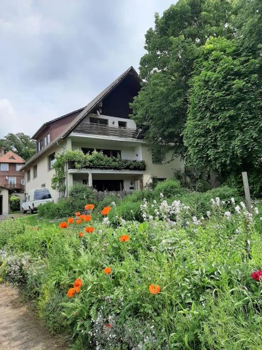 Art-Apartment mit Balkon