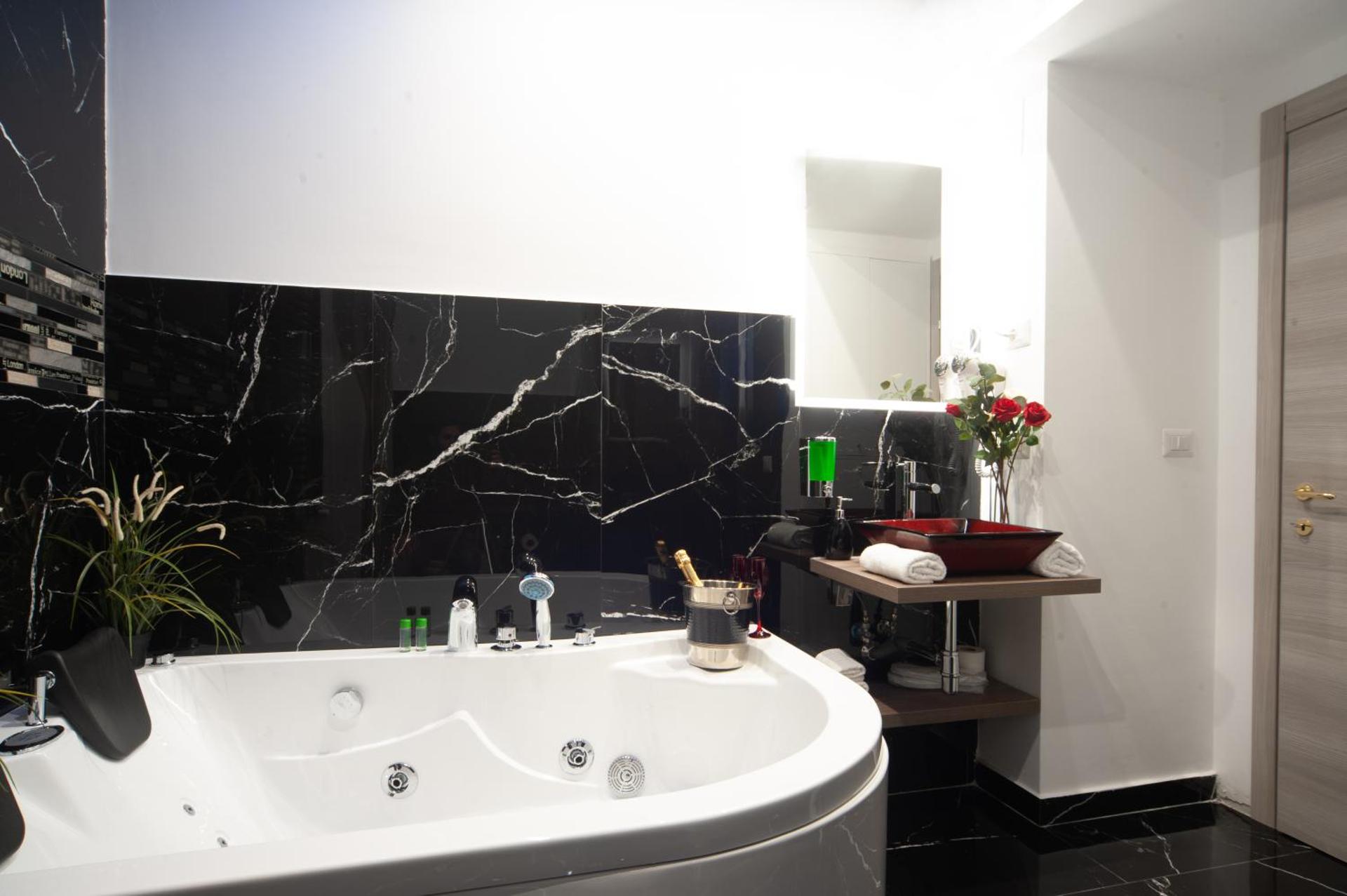 farnese jacuzzi apartment