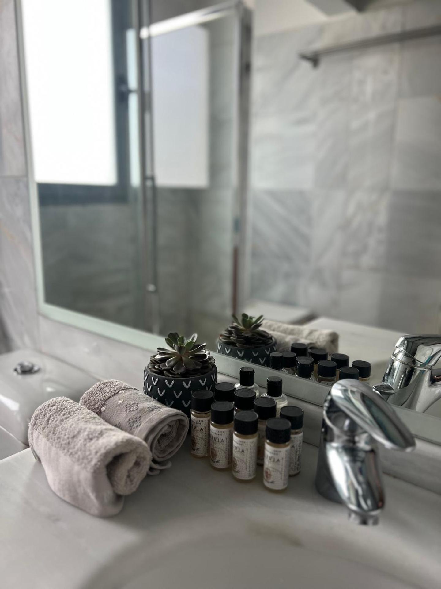 Green Apartment near Marousi Hospitals & OAKA, by PromosHomes