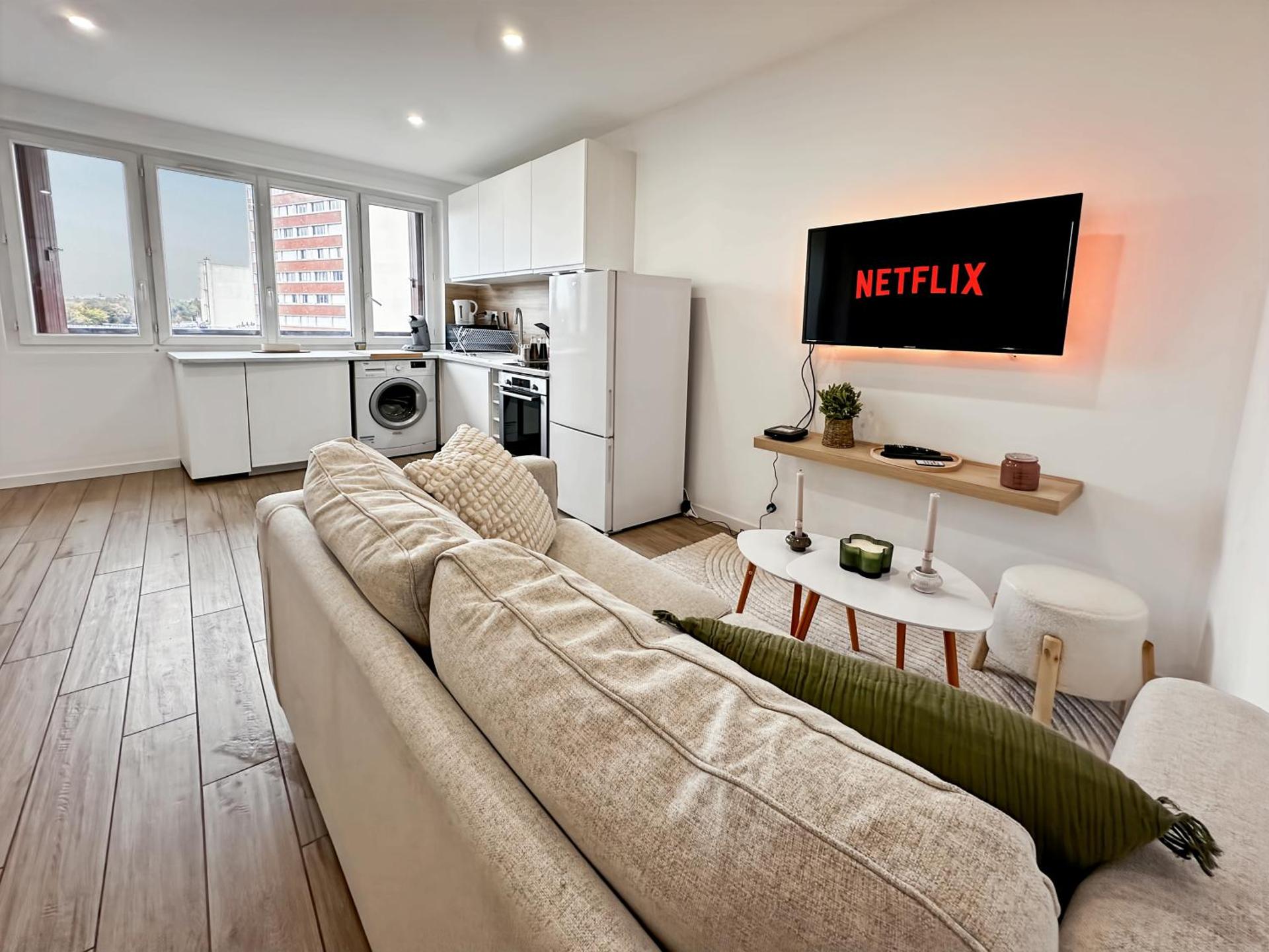 Communal lounge/ TV room