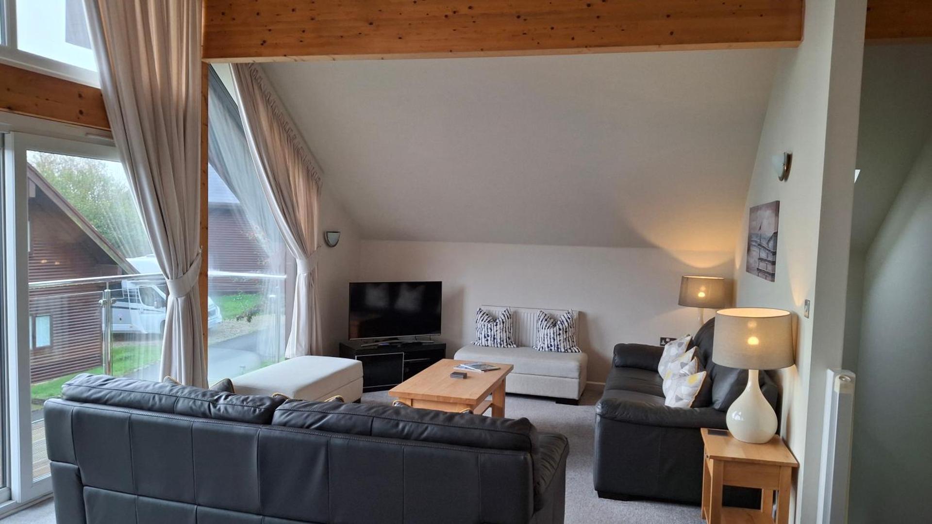 Communal lounge/ TV room