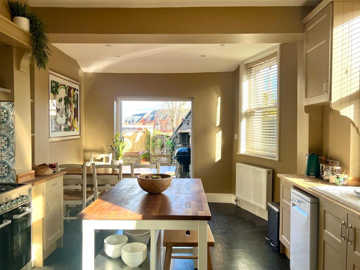 Stylish Victorian Home - Central Frome
