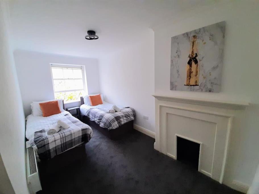 Large 2 beds flat- 3min walk from centre