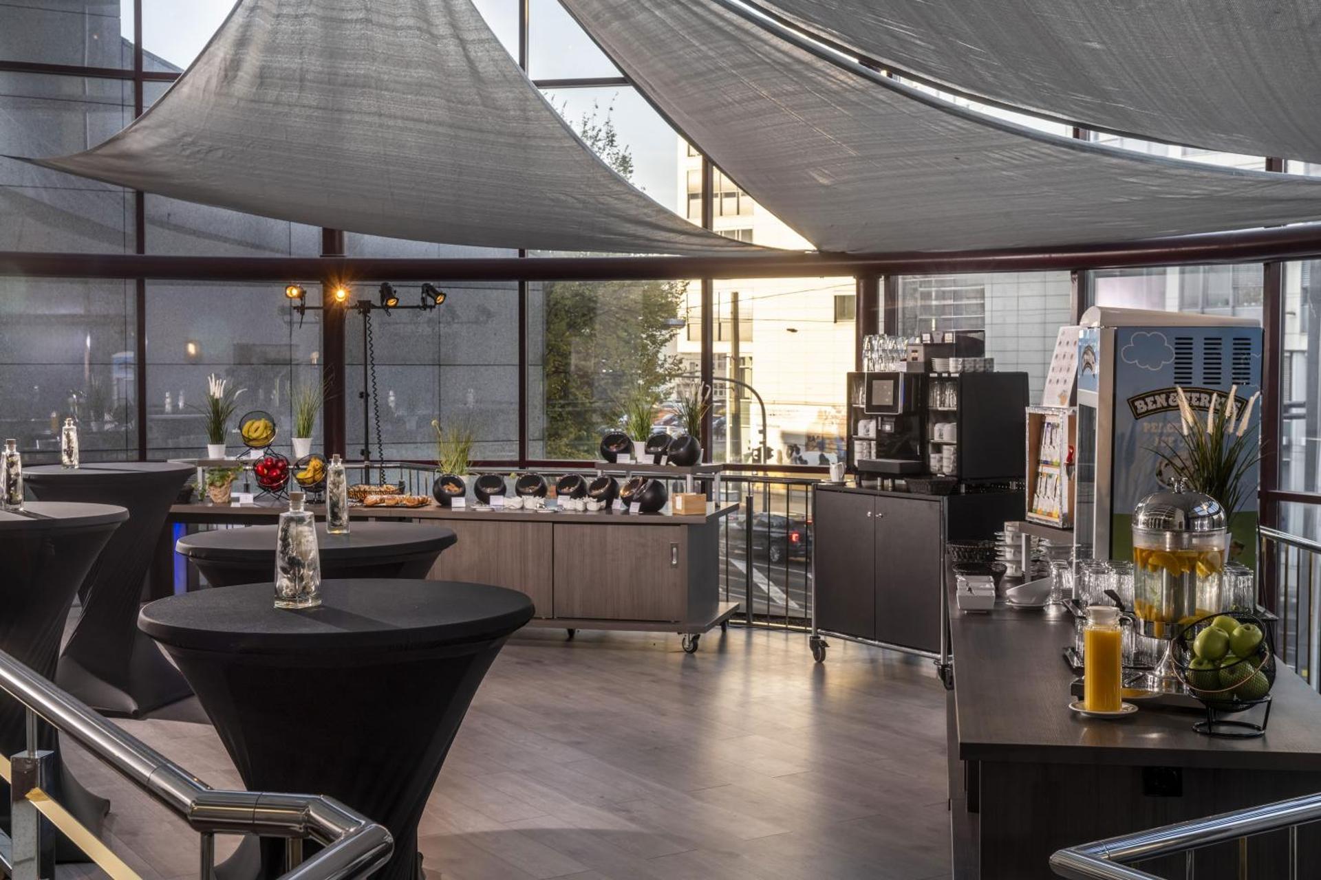 Meeting/conference room