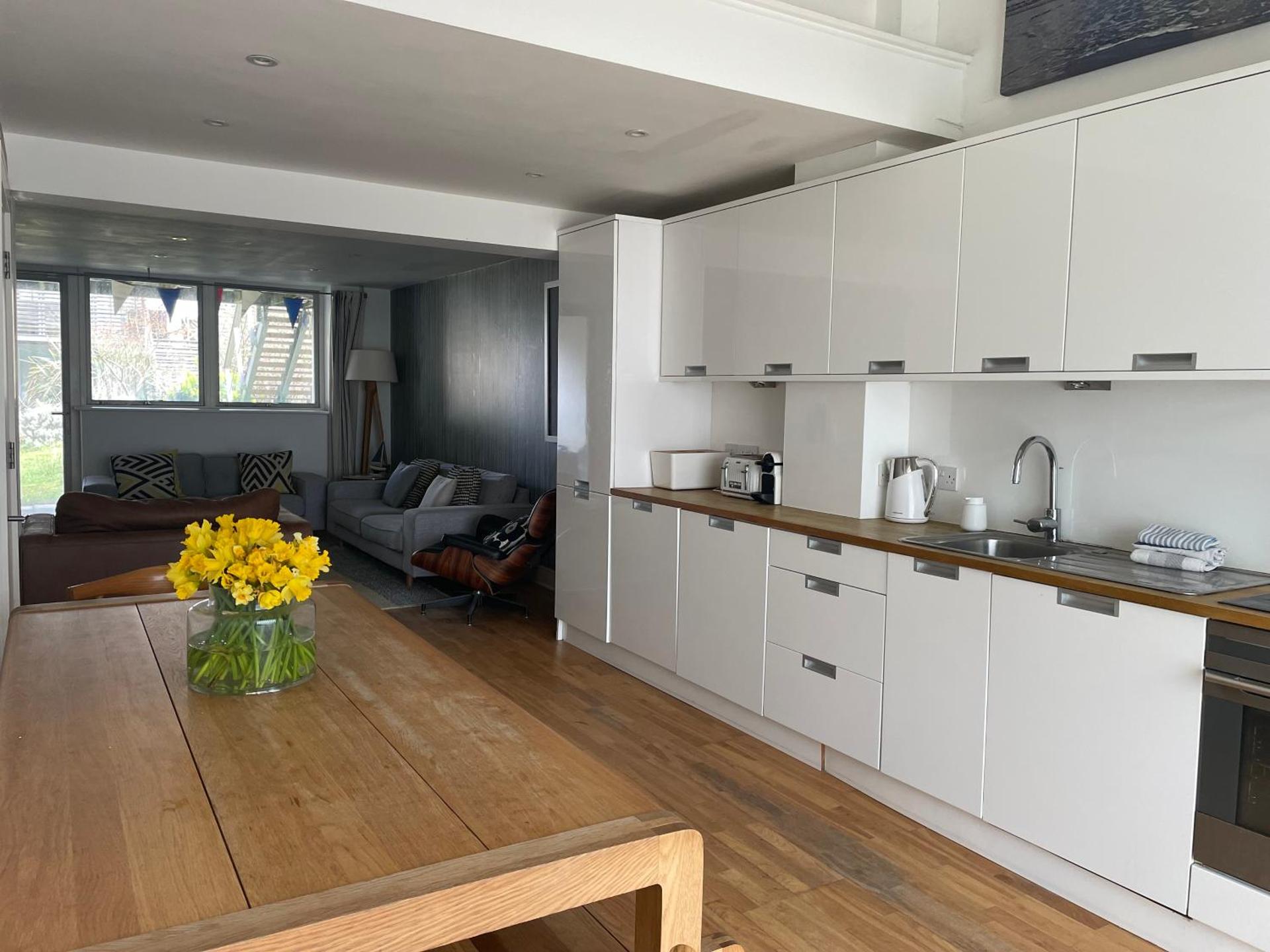 Sandscape - Eco Beach House - Close to Beach - Pet Friendly