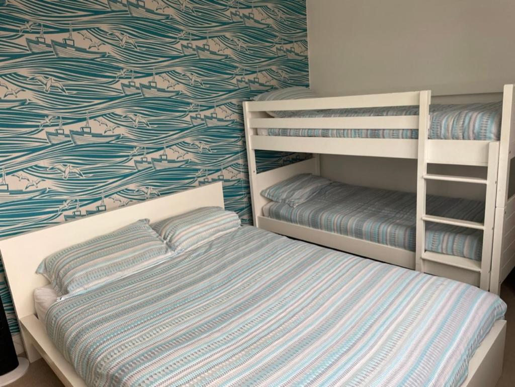 Sandscape - Eco Beach House - Close to Beach - Pet Friendly