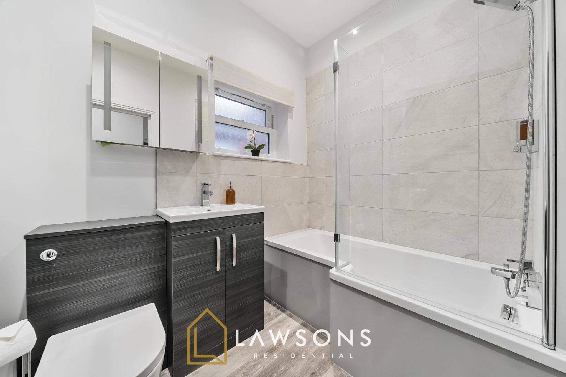 Chic Southsea Apartment, 3 Beds, 2 Baths