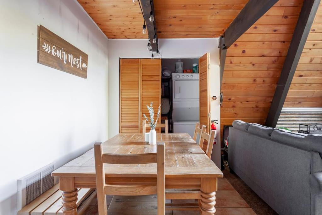 Beautiful A-Frame Mountain Cabin with Hot Tub!