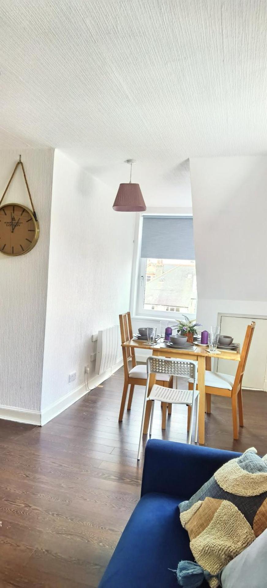 Quiet Street's Flat with free Parking near Town Centre