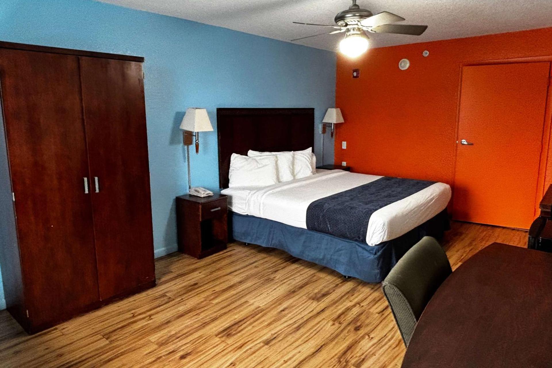 Photo of the whole room