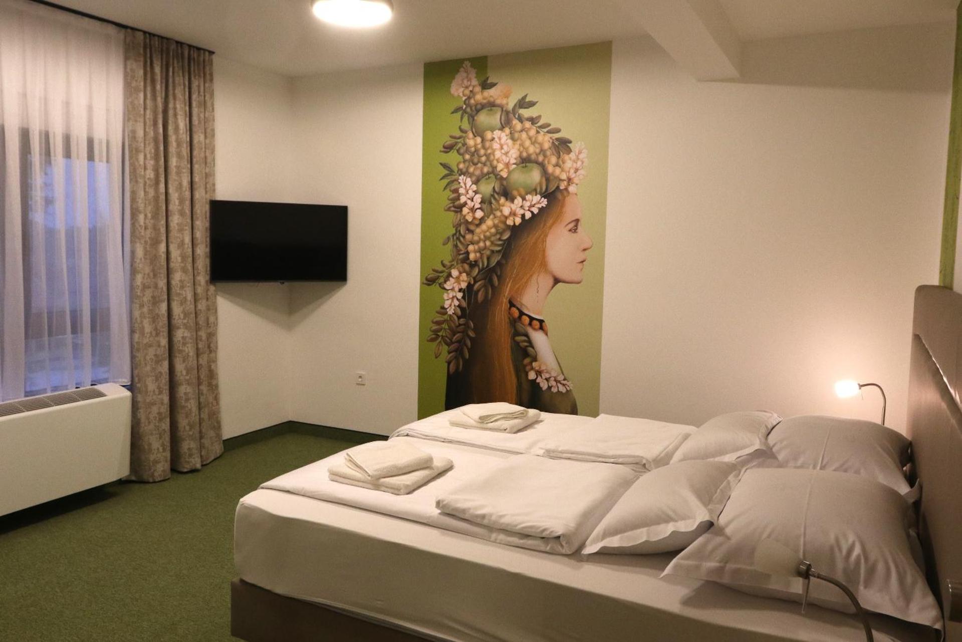 VINOTEL BRZICA Aljmaš