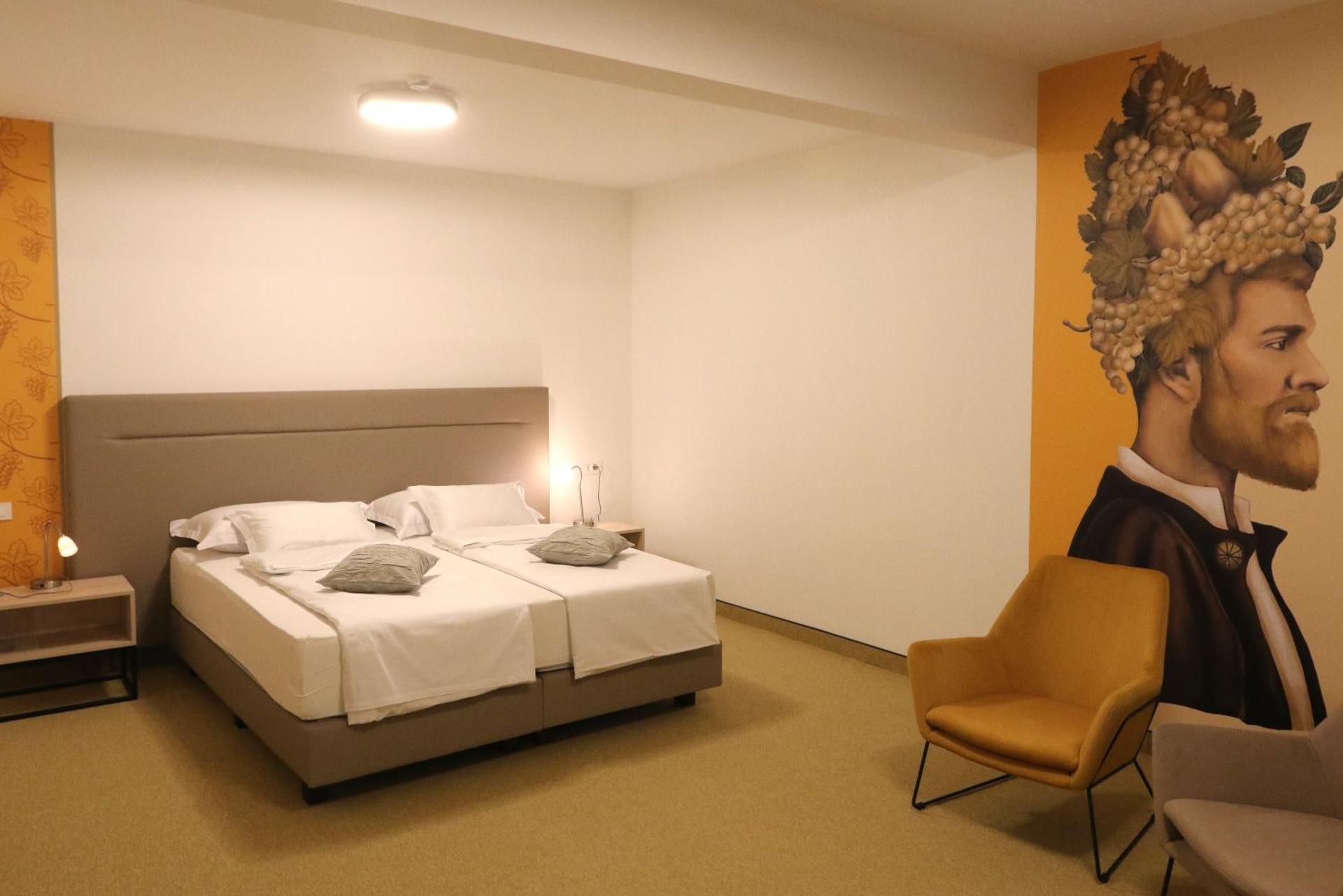 VINOTEL BRZICA Aljmaš