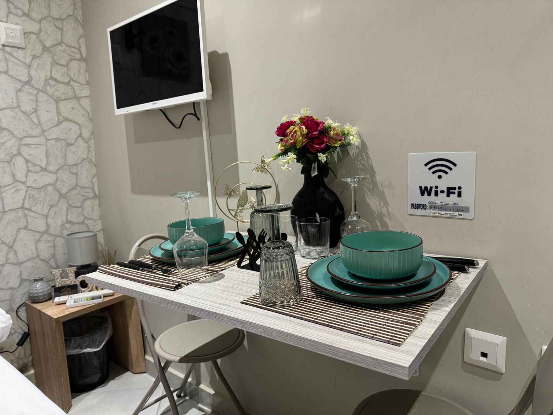 AIOLOS LUXURY alimos market apartment 2 near the sea