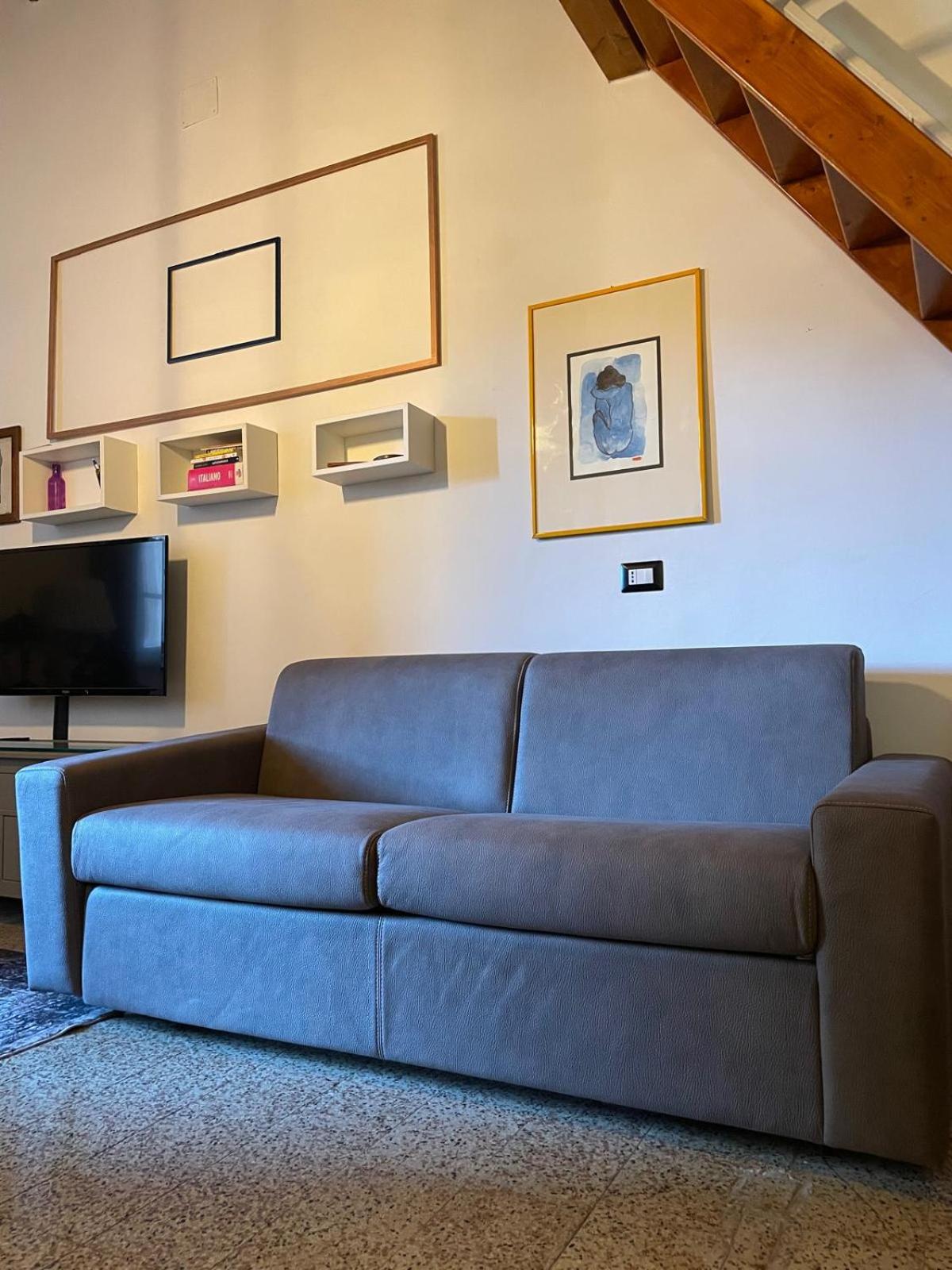 Communal lounge/ TV room