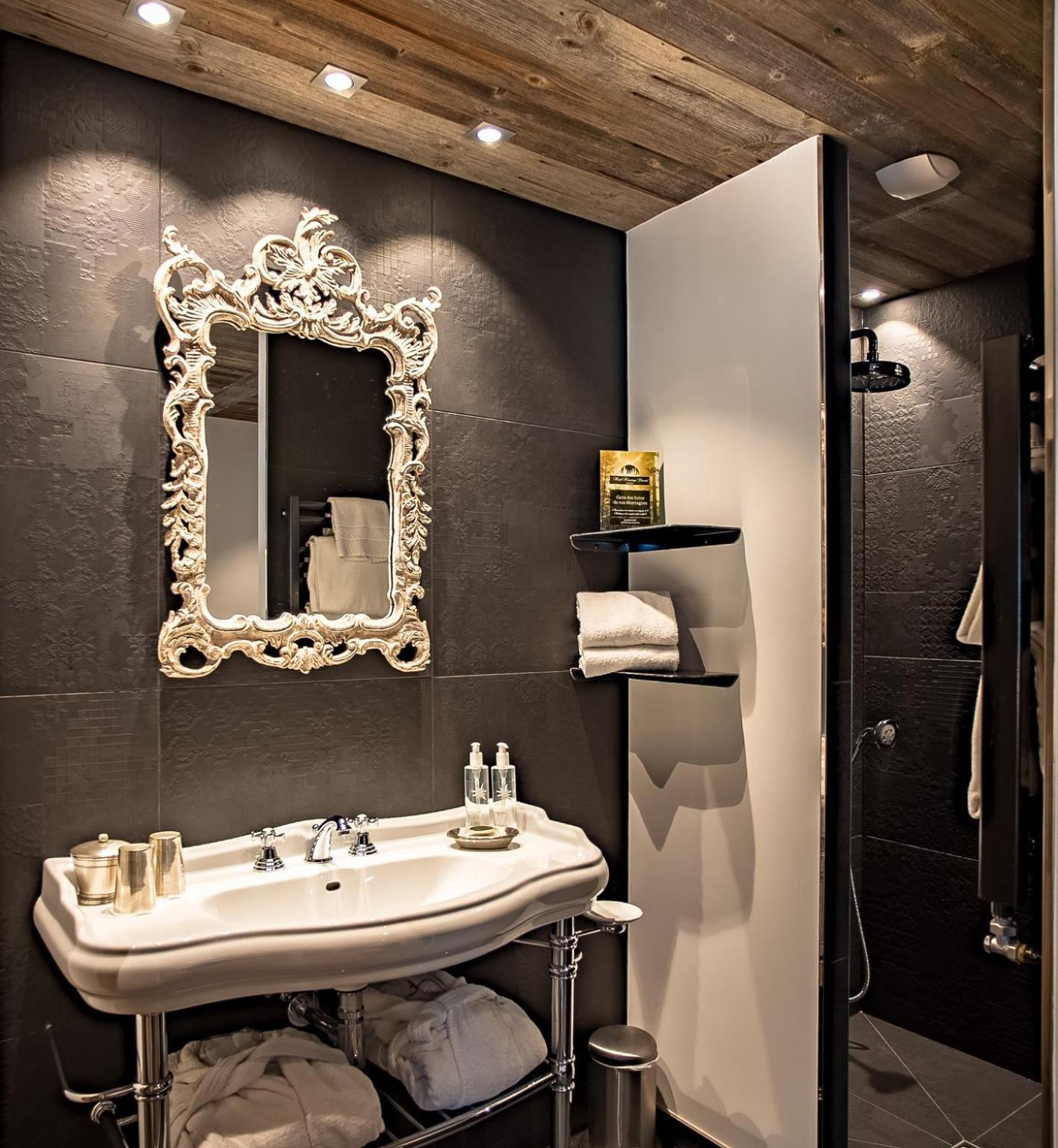 Signature room Aiguilles with Spa access