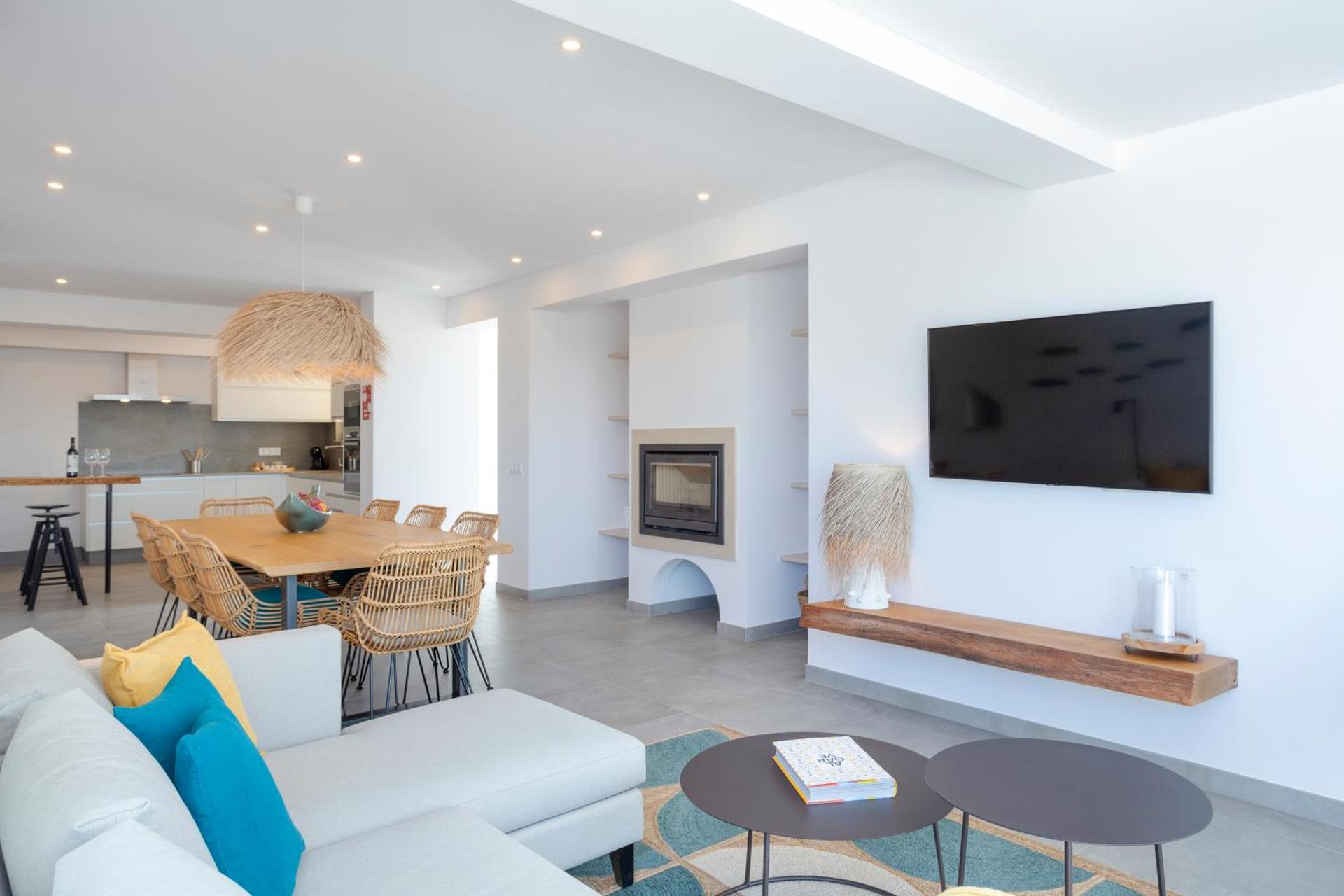 Communal lounge/ TV room