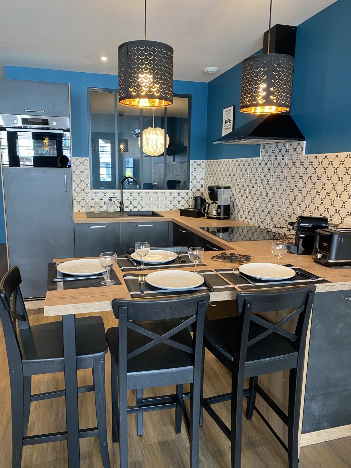 Kitchen or kitchenette