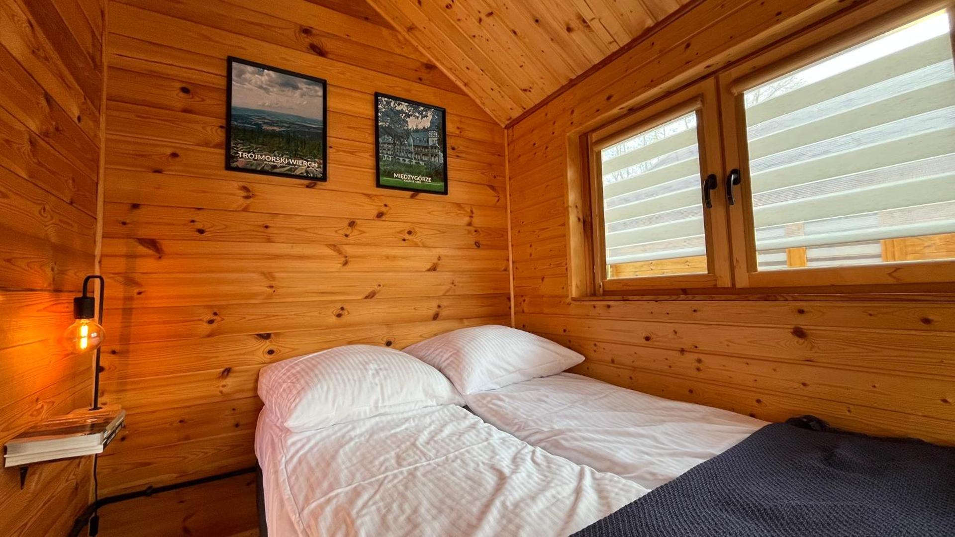 Dwór Piotra i Pawła- pokoje i domki