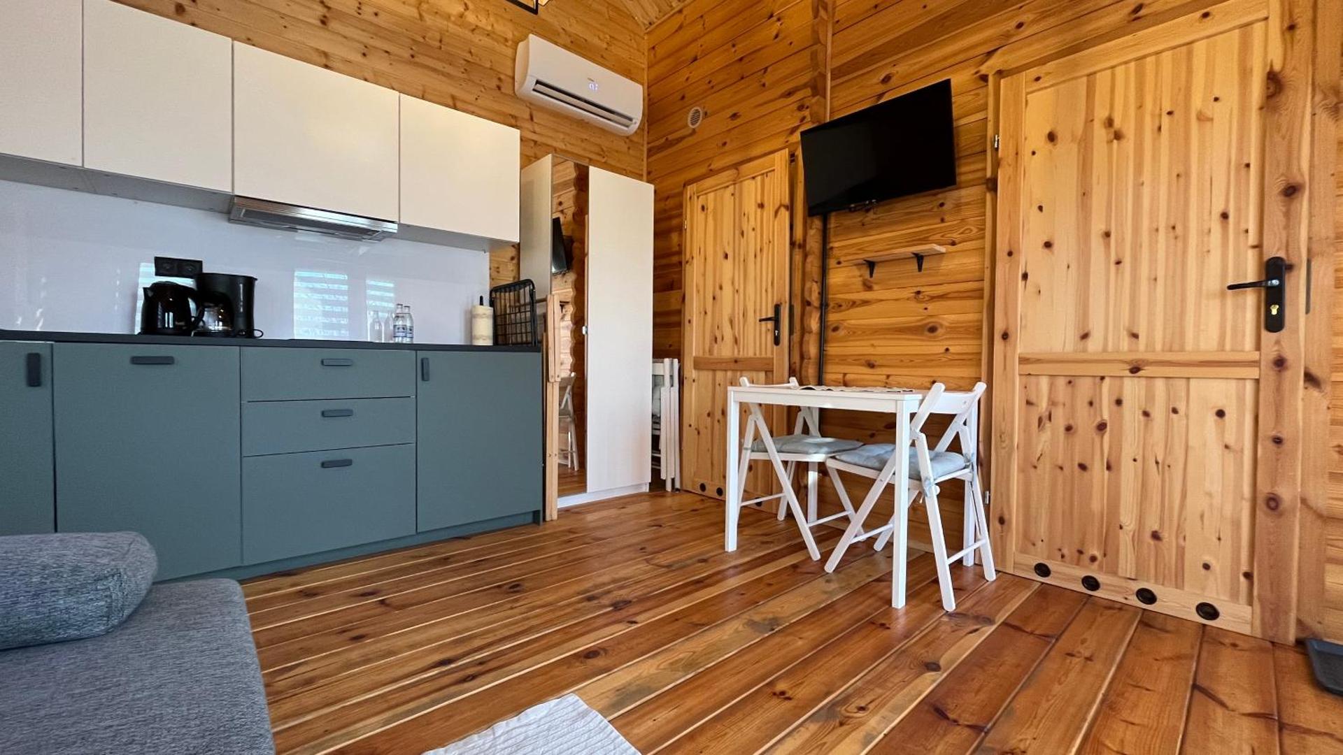 Dwór Piotra i Pawła- pokoje i domki