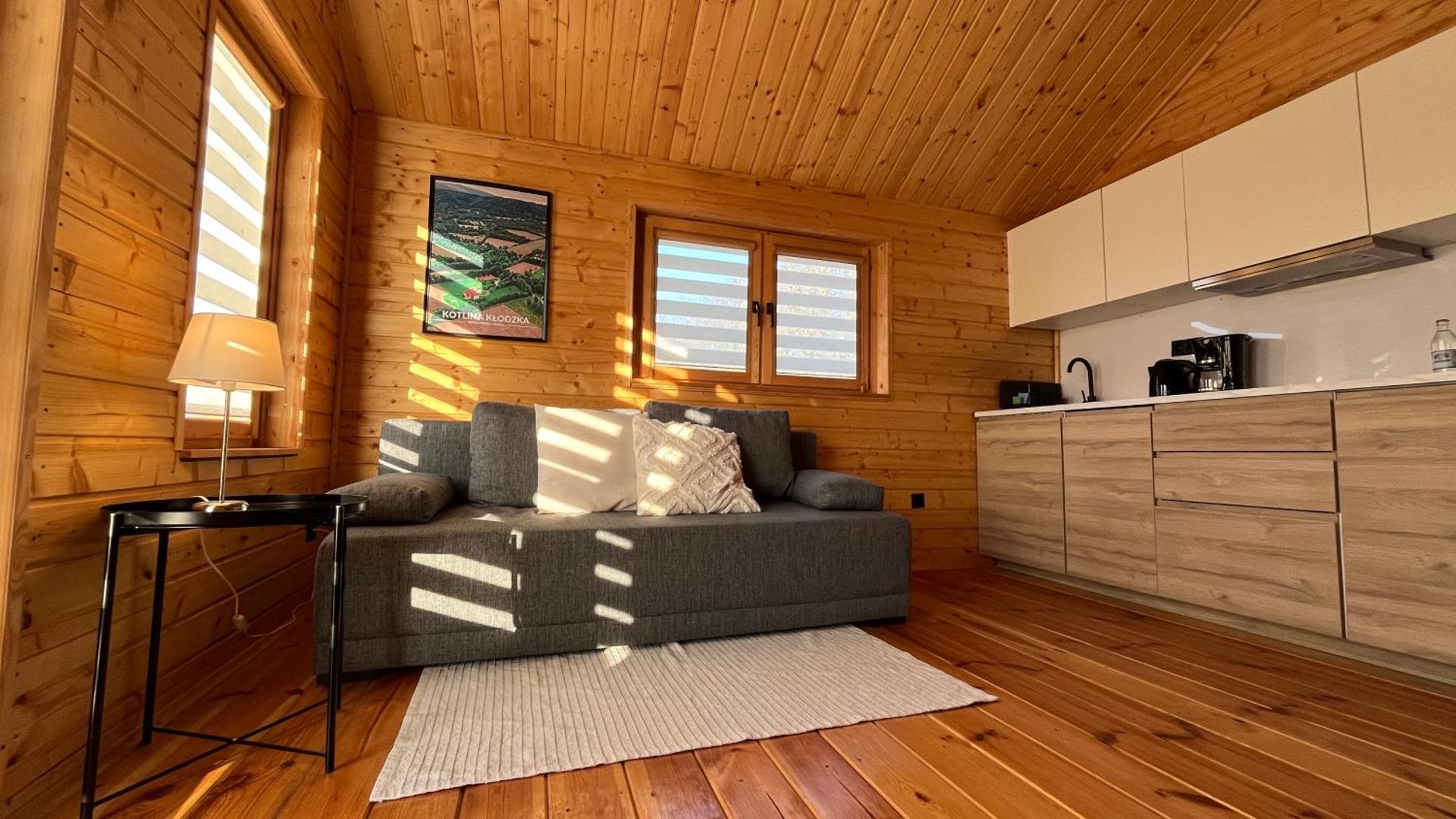 Dwór Piotra i Pawła- pokoje i domki