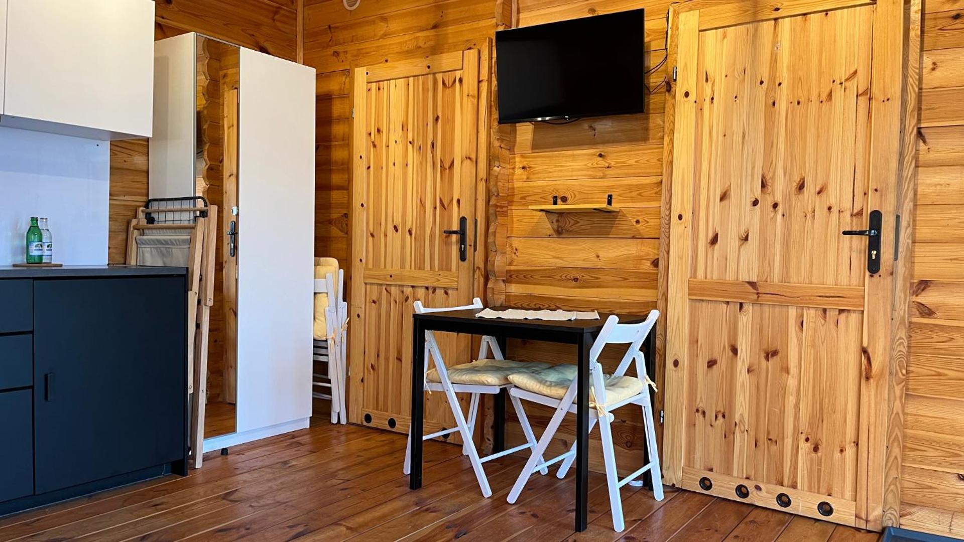 Dwór Piotra i Pawła- pokoje i domki