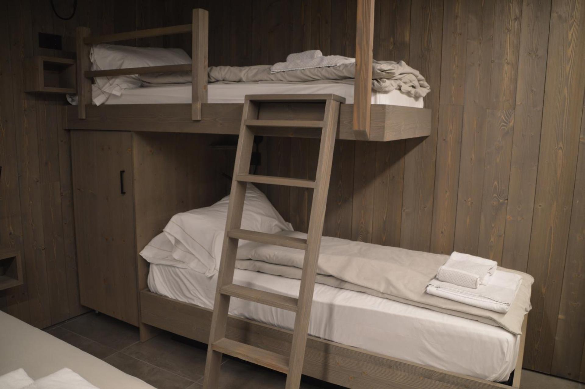 bunk bed