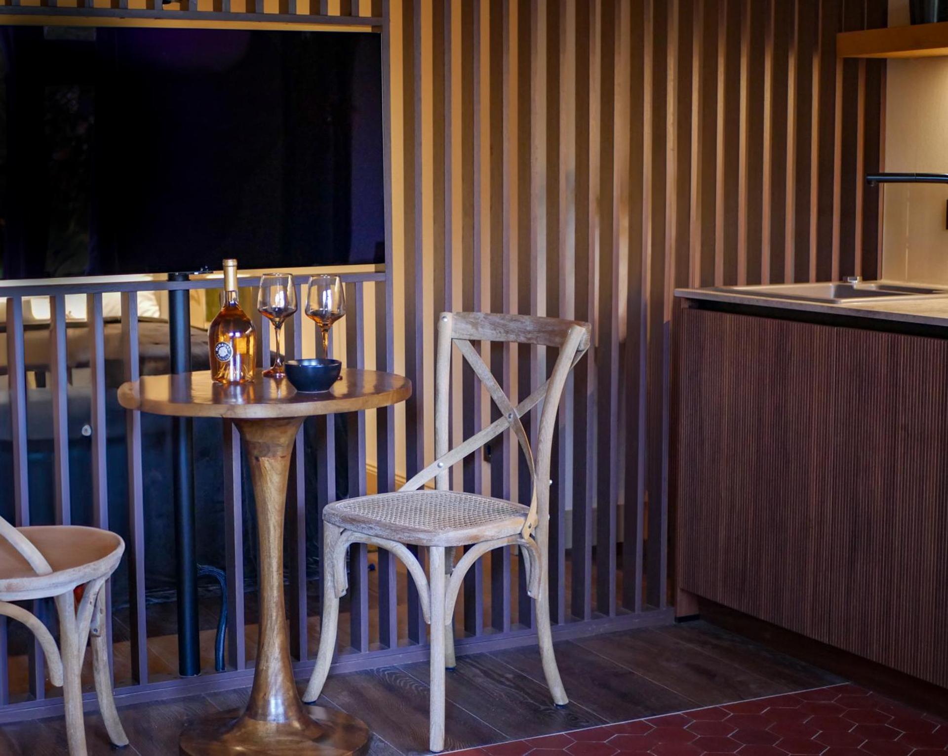 One-Bedroom Apartment with Garden View