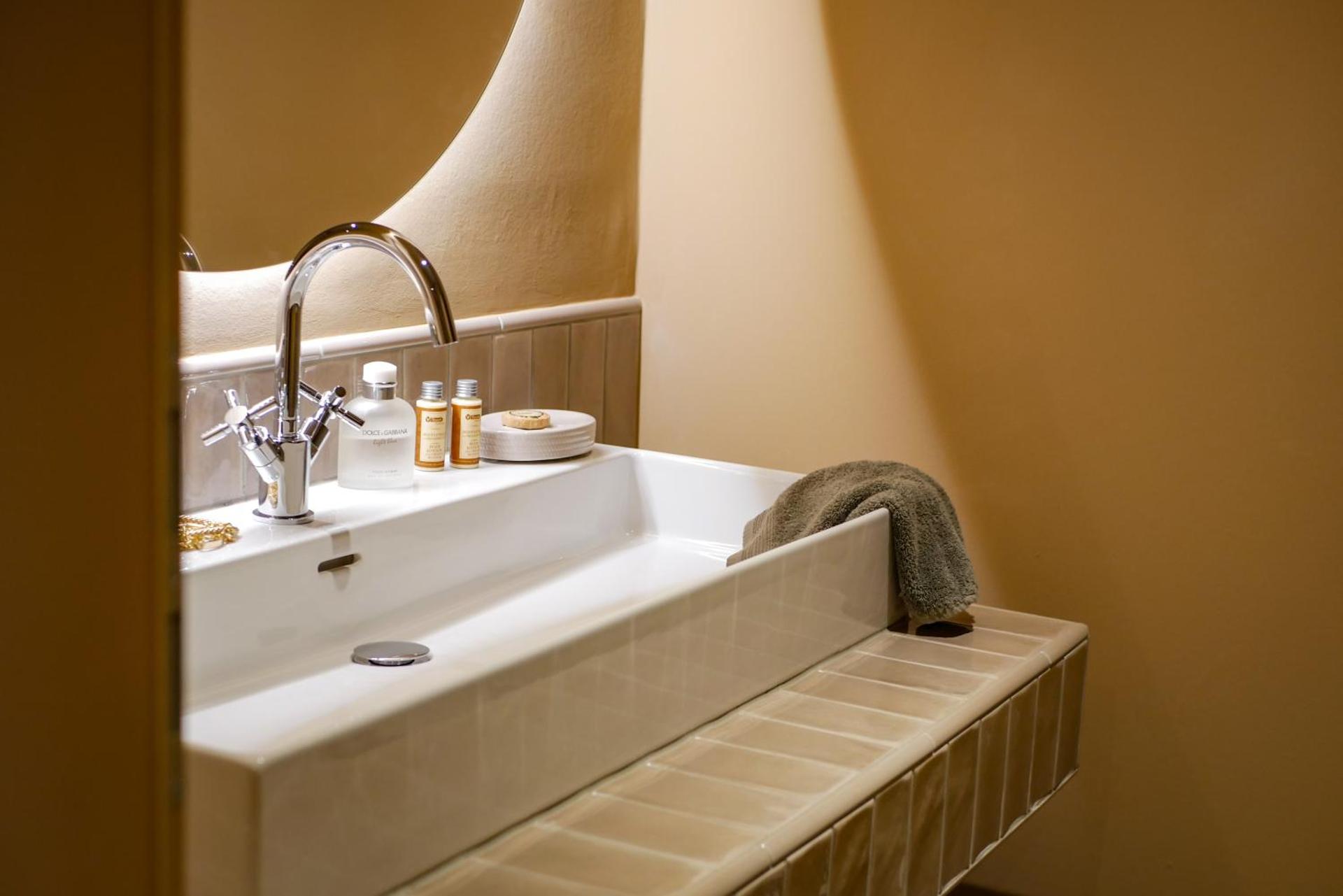 One-Bedroom Apartment with Garden View