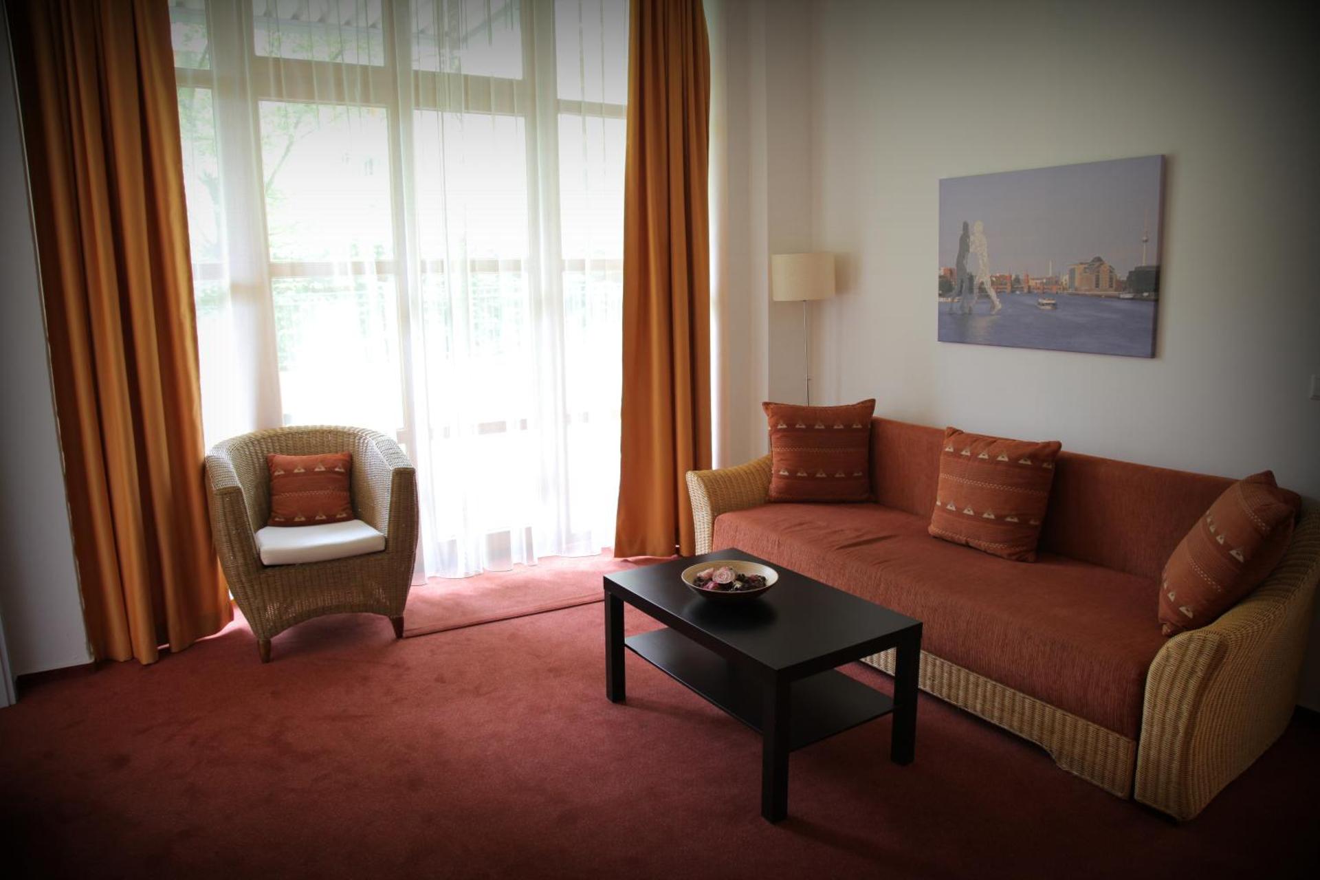 Communal lounge/ TV room