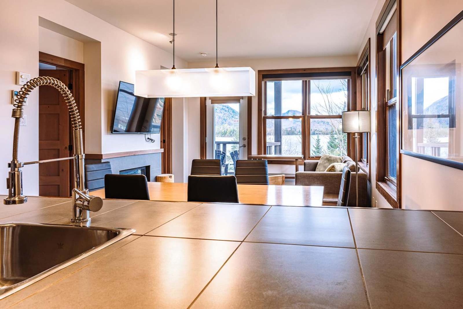 Waterfront Suite & Lake Resort