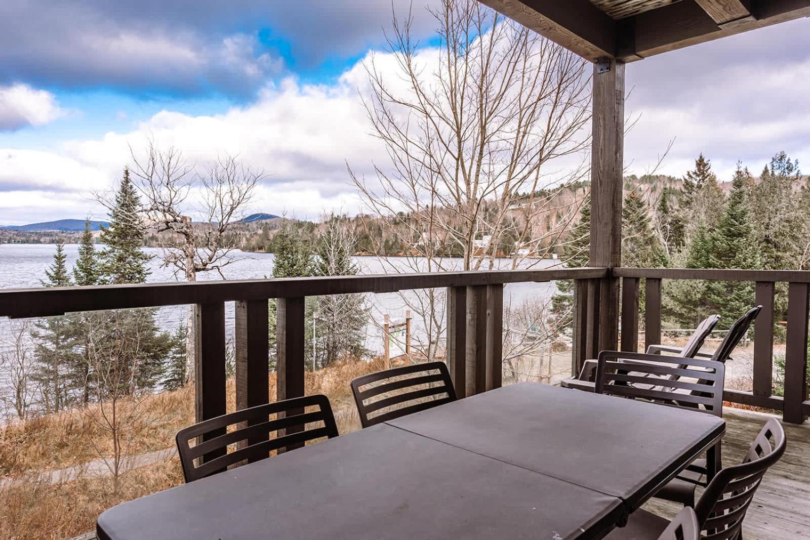 Waterfront Suite & Lake Resort