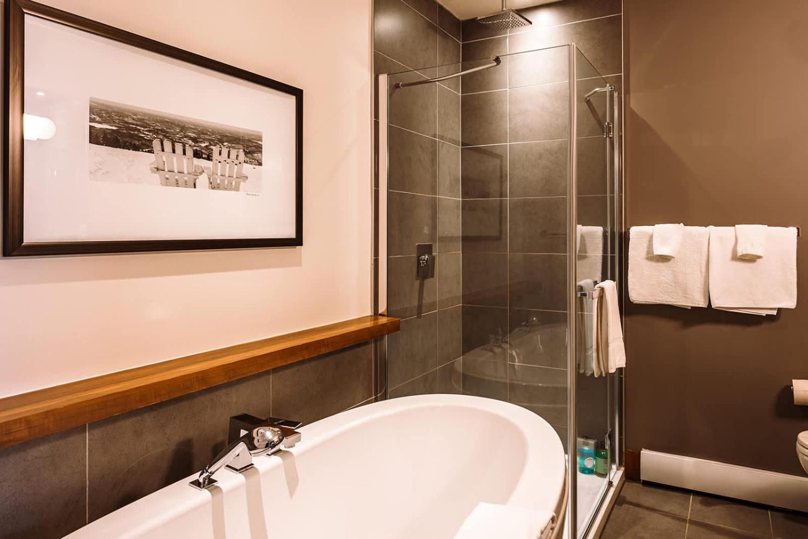 Waterfront Suite & Lake Resort