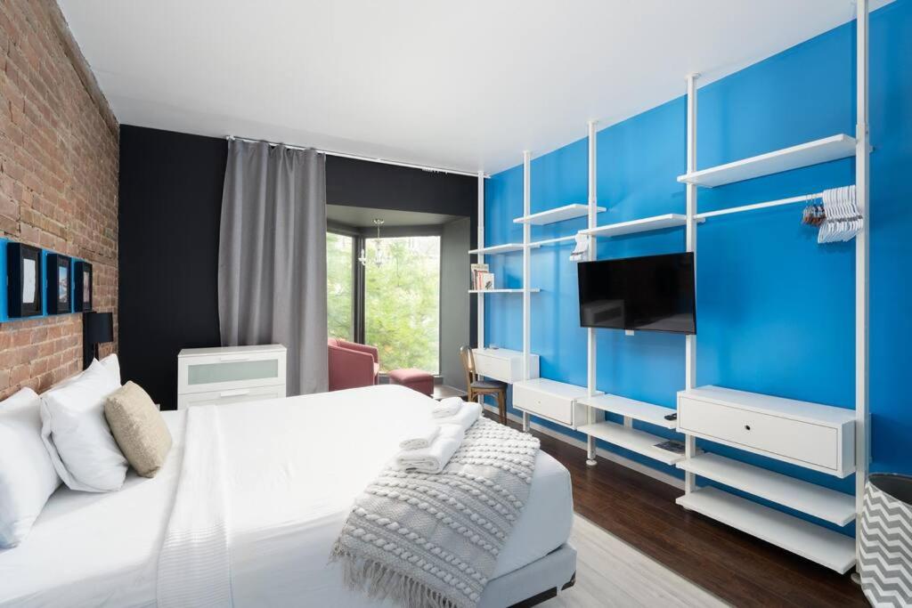 Two bedroom duplex in Plateau Mont-Royal district