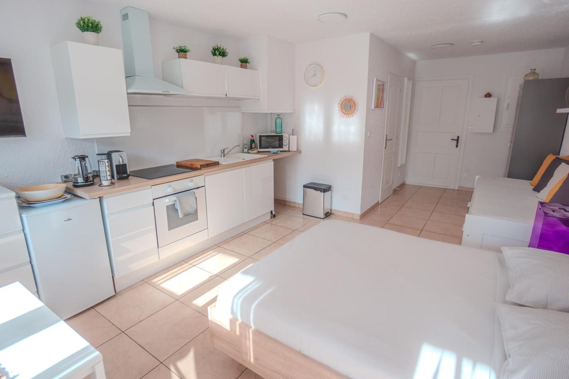 Kitchen or kitchenette