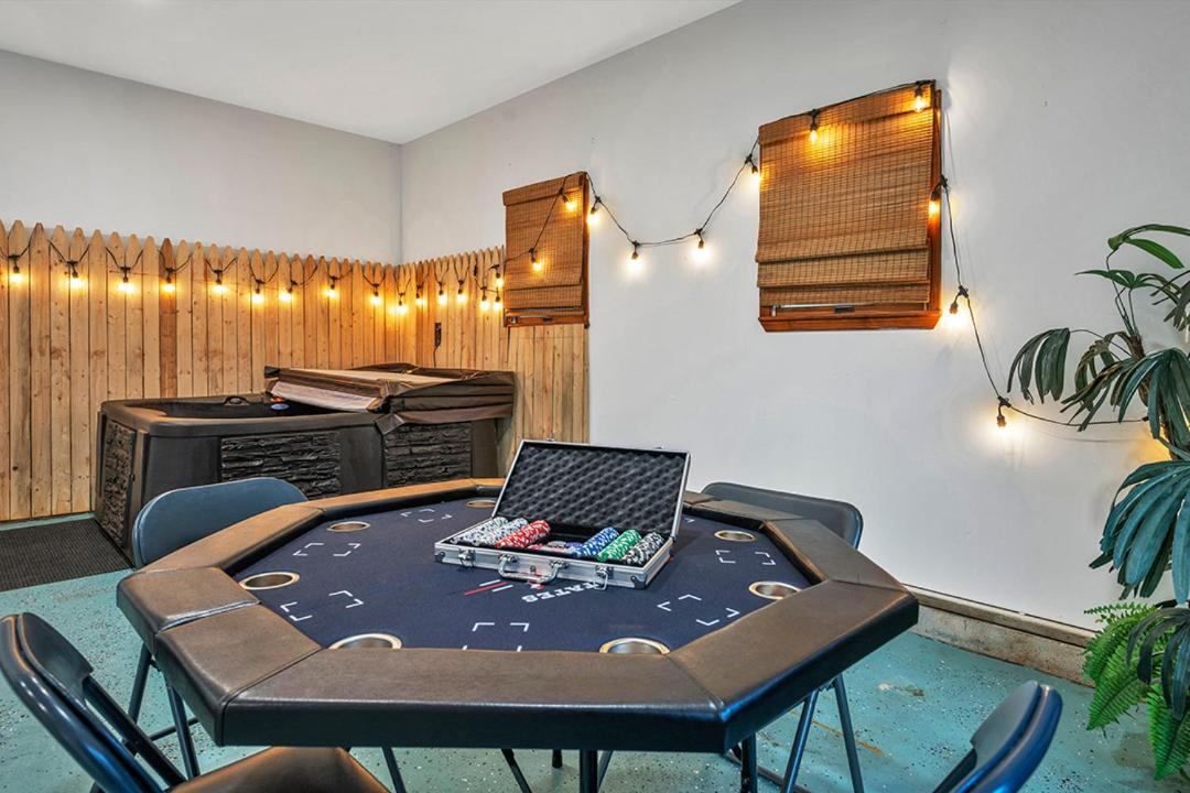 4BR Retreat with Hot Tub and Resort Style Amenities